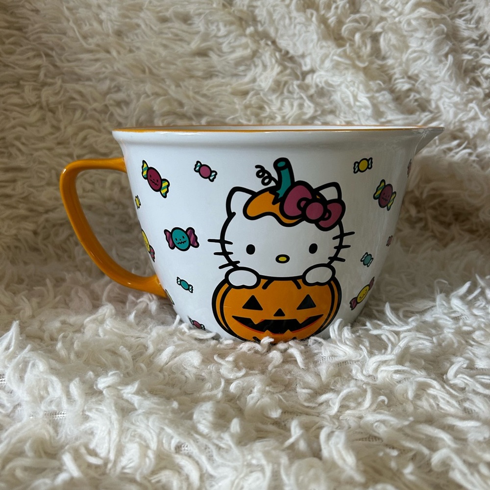 Hello kitty Halloween mixing batter bowl